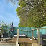 Detached Bungalow Private Hot Tub With Log Burner