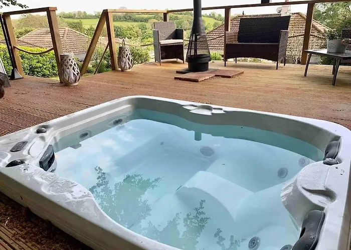 Detached Bungalow Private Hot Tub With Log Burner