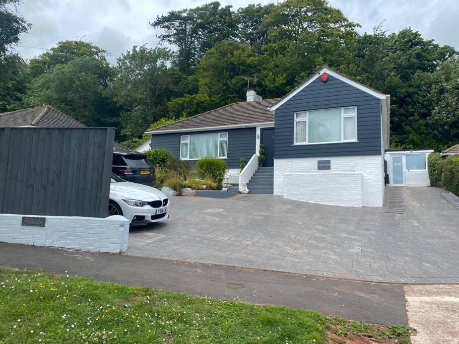 Detached Private Hot Tub With Log Burner Villa