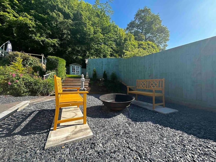 Detached Private Hot Tub With Log Burner Villa