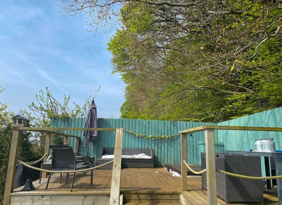 Detached Private Hot Tub With Log Burner Torquay